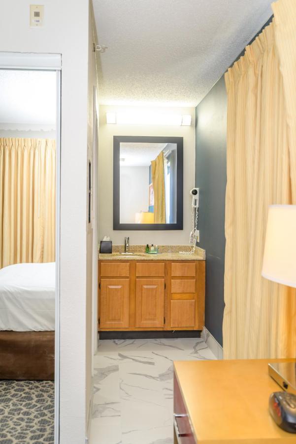 Philadelphia Suites At Airport - An Extended Stay Hotel Exterior foto